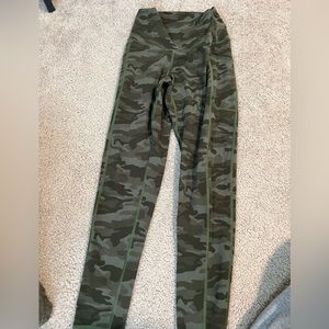 Amazon Colorfulkoala brand; size small; meant for 7/8 legs; camo color